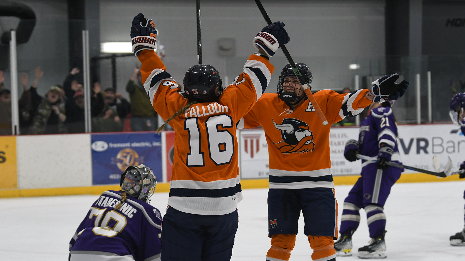 Warriors Storm into Title Game with Semifinal Rout