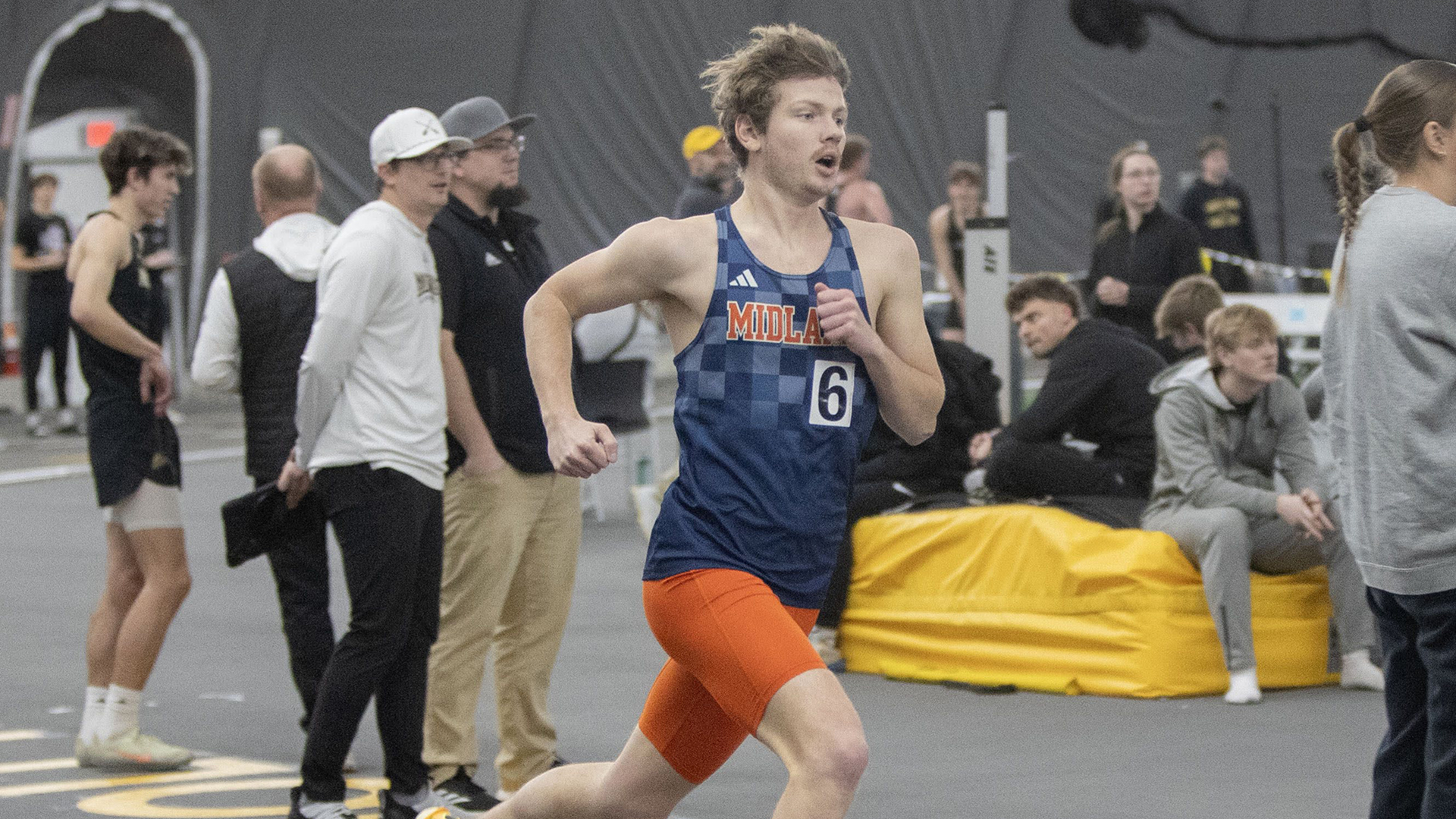 Warriors Post 16 Top-Five Finishes at Last Chance Meet